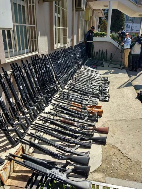 İstanbul’da silah deposuna baskın